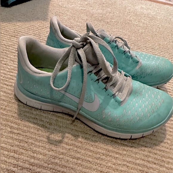 Tiffany blue Nike Frees - Picture 1 of 2